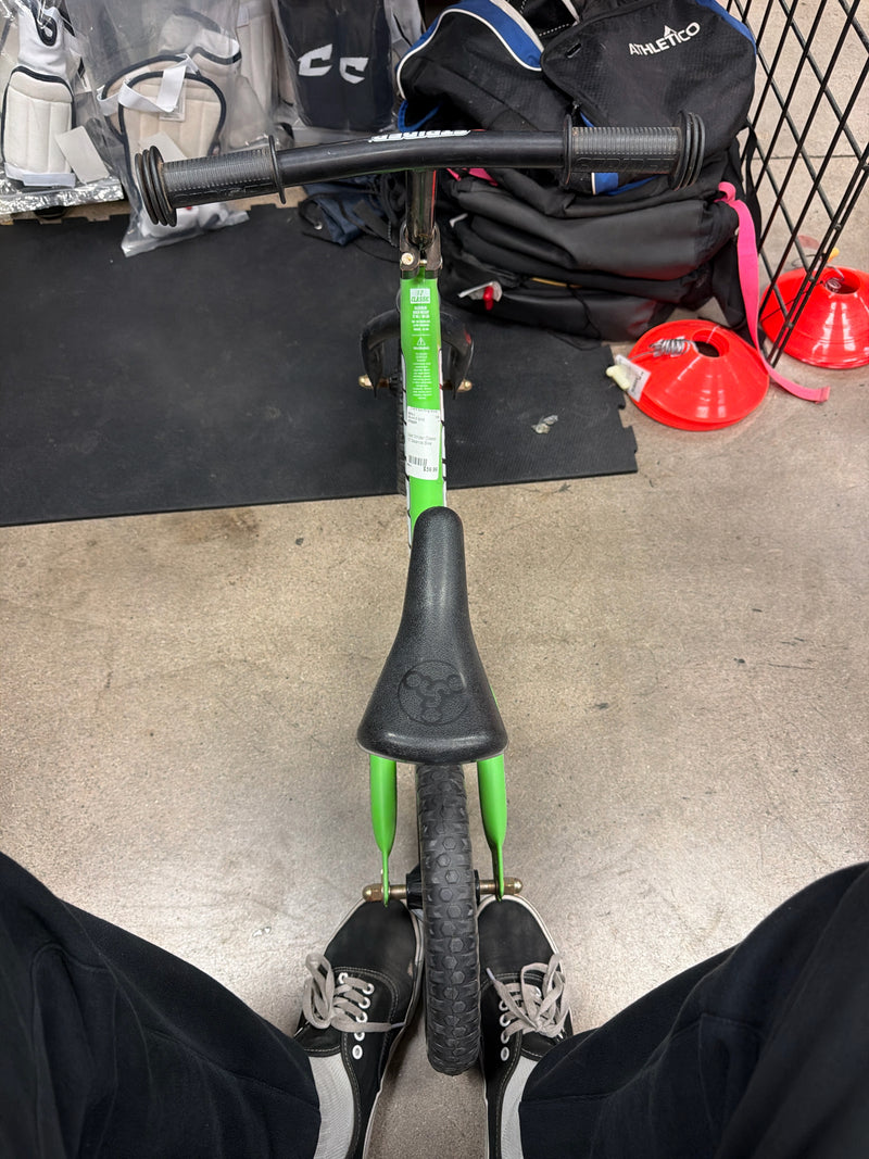 Load image into Gallery viewer, Used Strider Classic 12" Balance Bike
