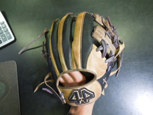 Used 44PRO Signiture Series Custom JP11 11.5" RHT Infield Glove