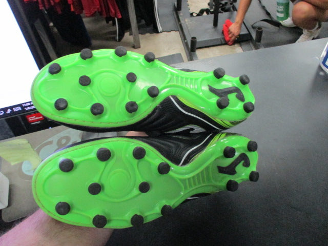 Load image into Gallery viewer, Used Joma Agulia Soccer Cleats Size 7
