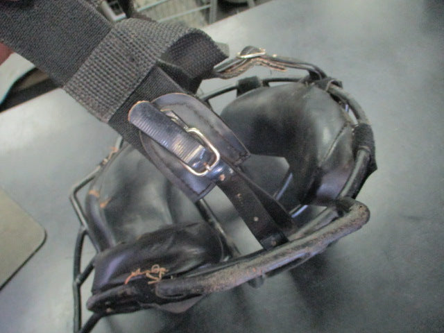 Load image into Gallery viewer, Used Champion BM10L Single Piece Catchers Helmet in Black
