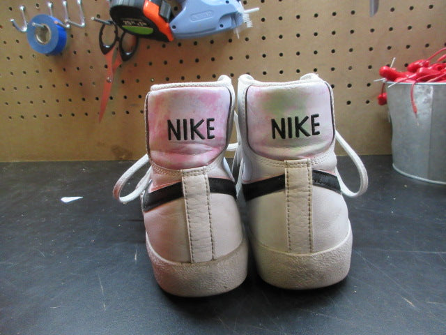Load image into Gallery viewer, Used Nike Blazer Mid 77 Sneakers - Size Youth 6.5
