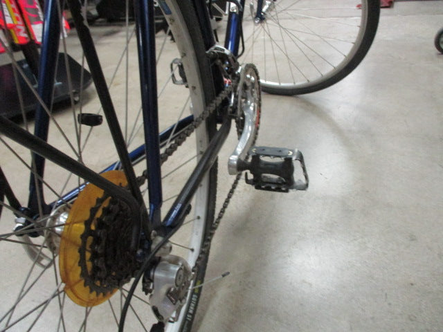 Load image into Gallery viewer, Used Trek 750 Multi Track 22&quot; Frame Bicycle
