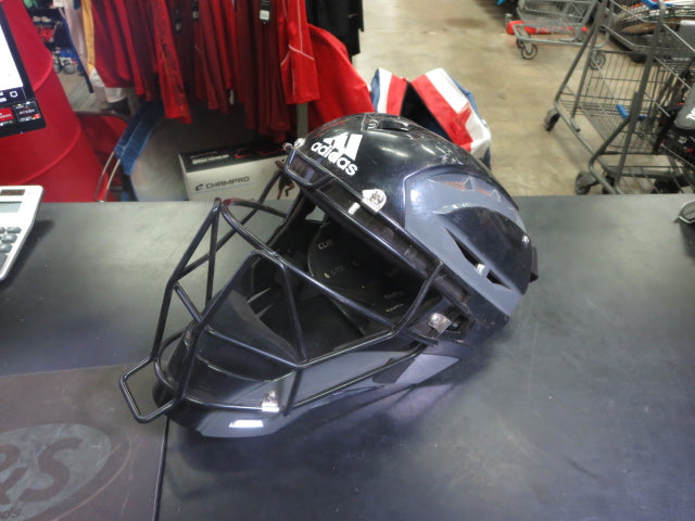 Load image into Gallery viewer, USed Adidas Hockey Style Catchers Helmet Size 6 1/4 - 7

