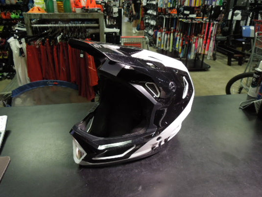Used Fly Racing Rayce Full Face Helmet in Black Size Youth Medium