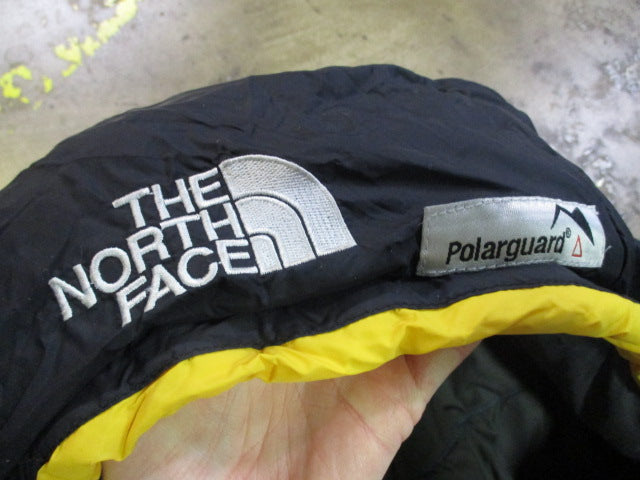Load image into Gallery viewer, Used The North Face Cat&#39;s Meow Sleeping Bag 20 Degree (Has Hole &amp; Missing Zipper
