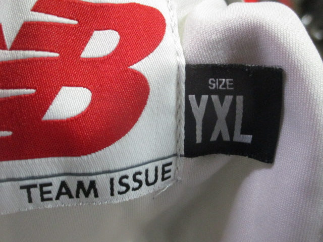 Load image into Gallery viewer, Used New Balance Grey Knickers Size Youth XL
