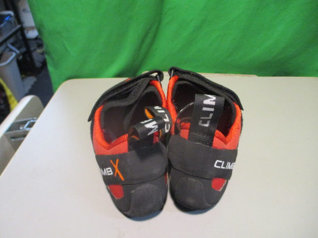 Load image into Gallery viewer, Used Climb X Rave Strap Size 7 Climbing Shoes
