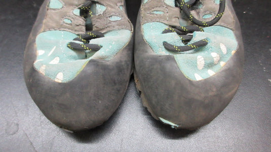 Used La Sportiva Women's Tarantulace Climbing Shoes - Size 7.5