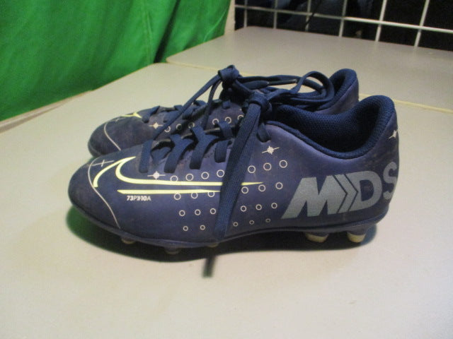 Load image into Gallery viewer, Used Nike Mercurial 001 Size Youth 1.5 Soccer Cleats
