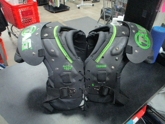 Used Tag Battle Gear II Football Shoulder Pads Size Youth Small
