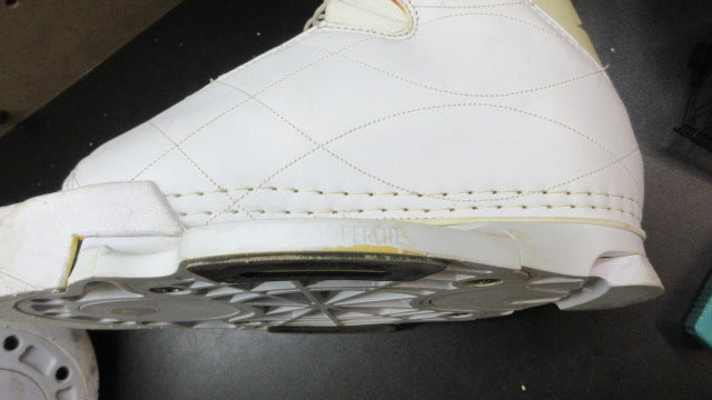 Load image into Gallery viewer, Used Hyperlite Jinx Wakeboarding Boots - Womens 7-10
