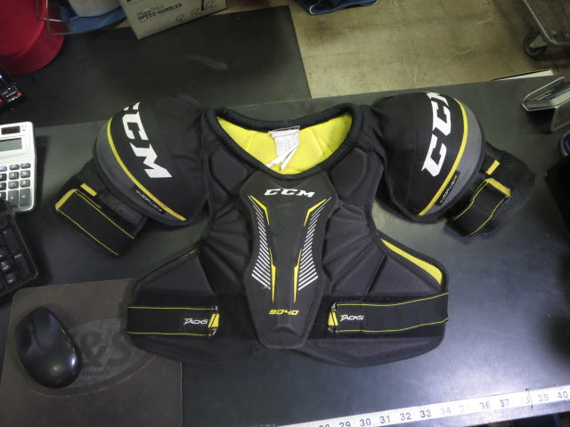 Load image into Gallery viewer, Used CCM Tacks 9040 Jr. Shoulder Pads Size Large
