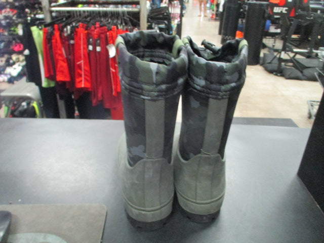 Load image into Gallery viewer, Used Cat &amp; Jack Size 1 Winter Boots
