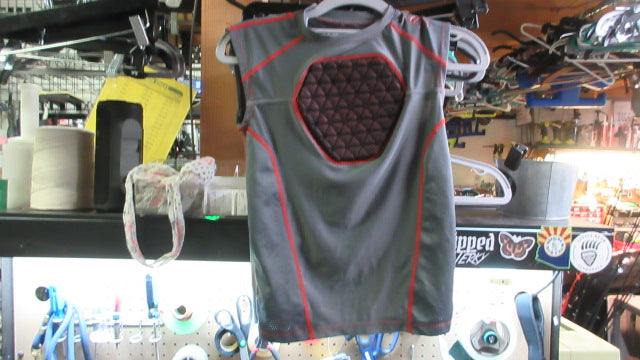 Load image into Gallery viewer, Used Rawlings Compression Protective Baseball Undershirt - Size Medium
