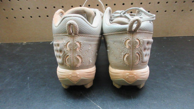 Load image into Gallery viewer, Used Under Armour B Harper 8s in Grey Size 4.5Y

