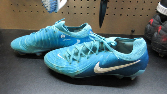 Nike Flyknit Phantom GX Soccer Cleats - Size 7.5