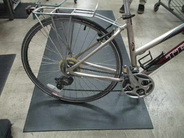 Load image into Gallery viewer, Used Trek Multitrack 7100 700C 21 Speed Bicycle
