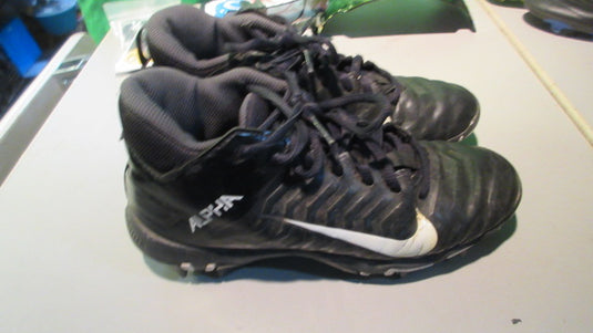 Used Nike Alpha Size 4 Cleats