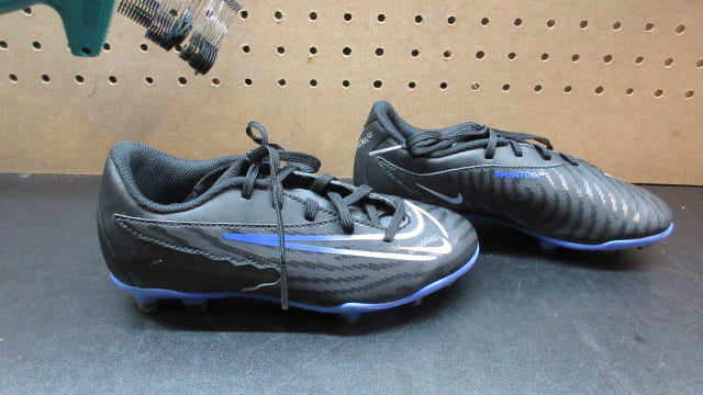 Load image into Gallery viewer, Used Nike Phantom GX Soccer Cleats - Size Youth 1

