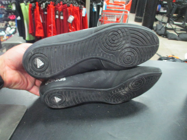 Load image into Gallery viewer, Used Adidas Wrestling Shoes Size 11
