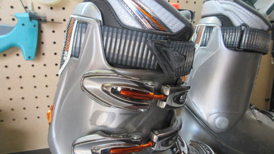 Used Dolomite XS Seven 07 Ski Boots - Size 26-26.5