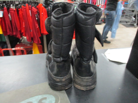 Used WFS Size 9 Snow Boots