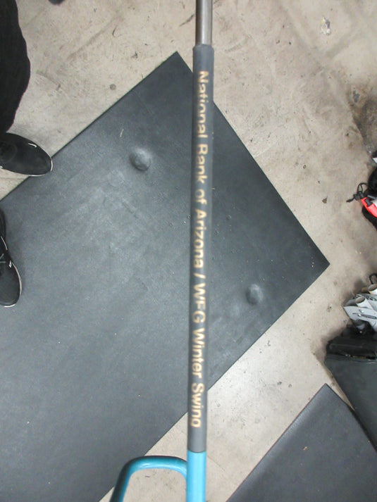 Used Golf Club Stand and Club Caddy Keeps Your Clubs Clean