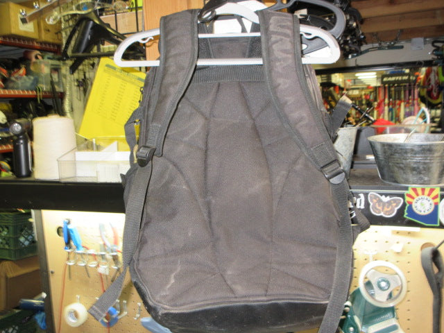 Load image into Gallery viewer, Used Rawlings Franchise 2 Players Baseball Backpack
