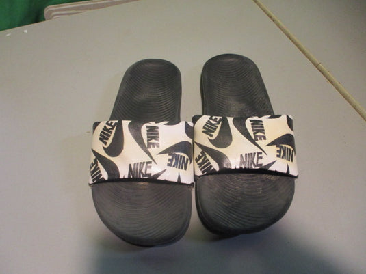 Used Nike Slider Sandals Size 4