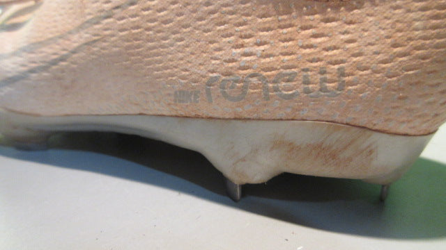 Load image into Gallery viewer, Used Nike Size 8.5 HyperDiamond 4 Metal Softball Cleats
