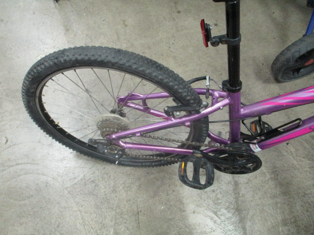 Load image into Gallery viewer, Used Specialized HotRock 24" 7 speed Purple Bicycle
