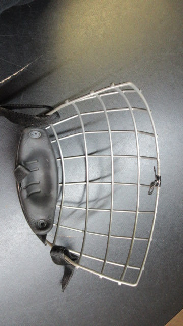 Used CCM FL 40 Medium Hockey Mask