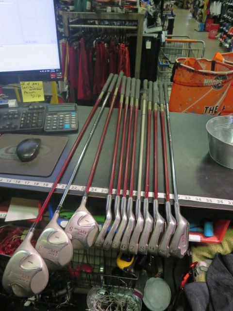 Load image into Gallery viewer, Used Lynx Lady XPC Plus Right Hand 12pc Ladies Golf Club Set 3-9i,pw,sw,3h,5h,D

