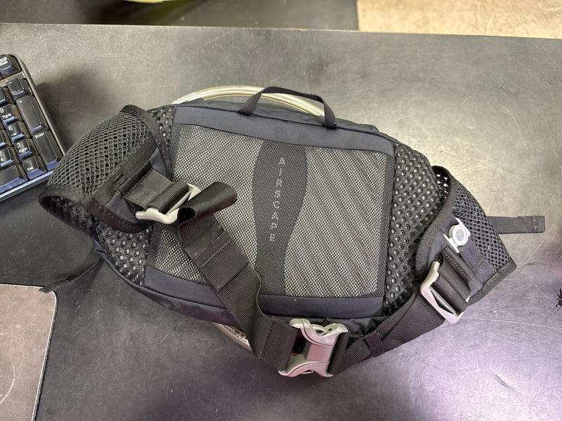 Load image into Gallery viewer, Used OSprey Seral 4 Hydration hip Pack with 1.5L Bladder
