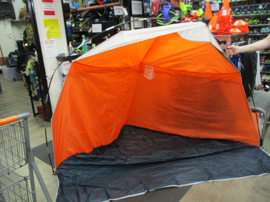 Coleman Skyshade Large Compact6.8 ft. x 7.5 ft. x 4.5 ft  Beach Shade