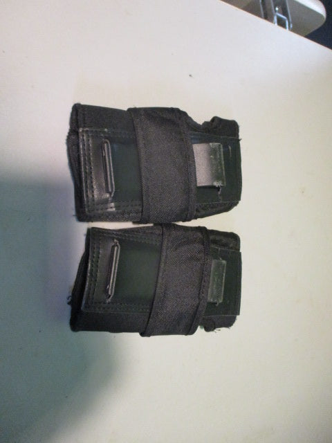 Load image into Gallery viewer, Used Pro Tec Youth Small Skating Wrist Guards
