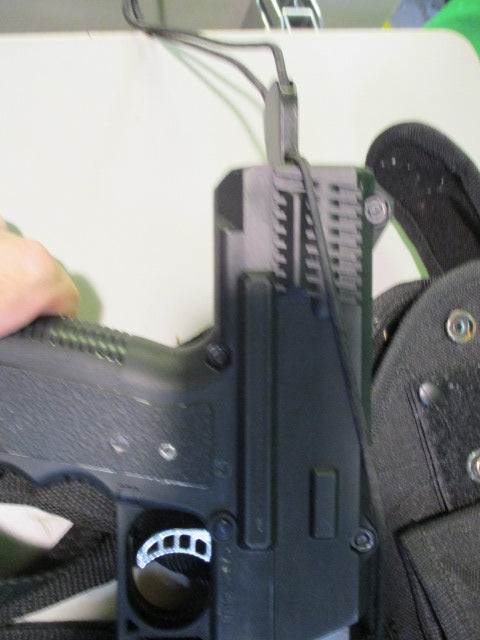 Load image into Gallery viewer, Used Tippmann TipX CO2 Paintball Hand Gun With Holster and 2 Clips
