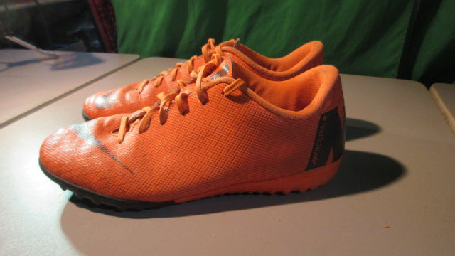 Load image into Gallery viewer, Used Nike MercurialX VaporX 12 Club TF &#39;Total Orange&#39; Indoor Soccer Cleats Y5
