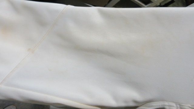 Load image into Gallery viewer, Used Under Armour Open Bottom Pants Youth Size Large - wear &amp; stains
