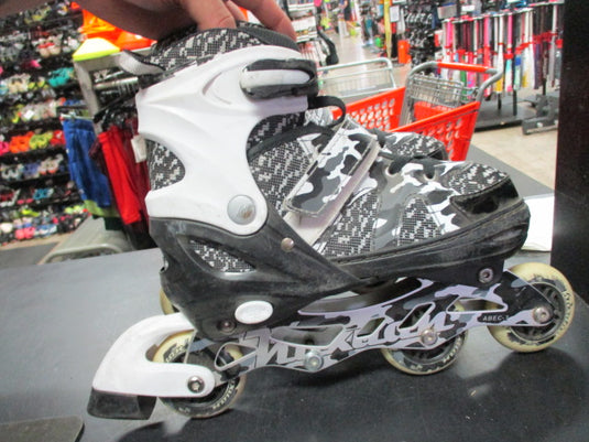 Used Kuxuan Adjustable Youth 3-6 In-Line Skates (MISSING WHEEL, SNAP BROKEN, MIS