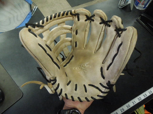 Used Worth Toxic Lite TL130WCS 13" RHT Glove