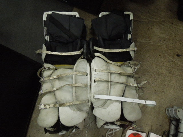Load image into Gallery viewer, Used Reebok Lefevre Goalie Pads in White Size 35"+2
