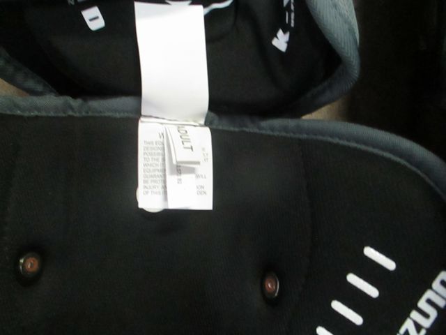 Load image into Gallery viewer, Mizuno Samurai Baseball Shin Guards Black 15.5" Adult
