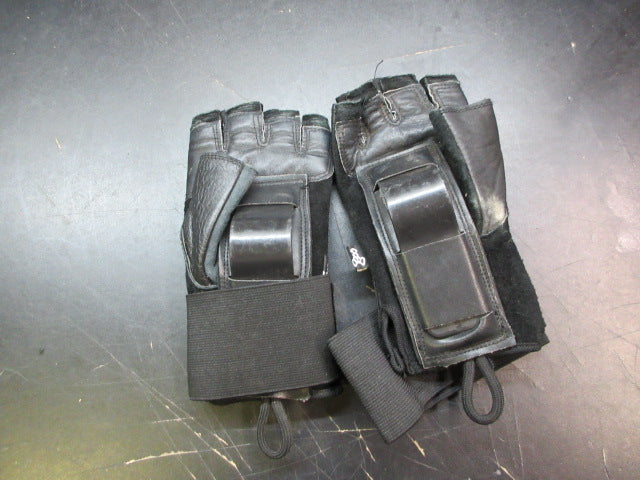 Load image into Gallery viewer, Used Triple Eight Skating Wrist Guards
