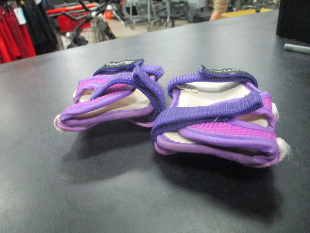 Load image into Gallery viewer, Used Bosoner Youth Skating Wrist Guards

