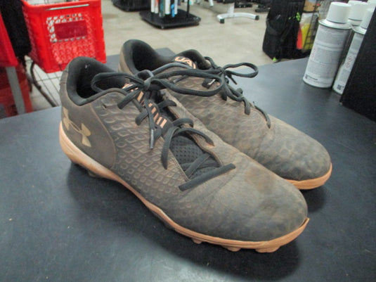 Used Under Armour Leadoff Cleats in Black Size 9.5