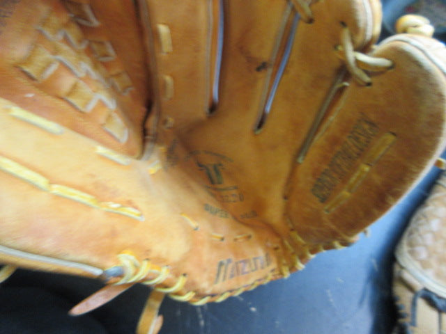 Load image into Gallery viewer, Used Mizuno Steerhide MZ1320 13" Glove - RHT
