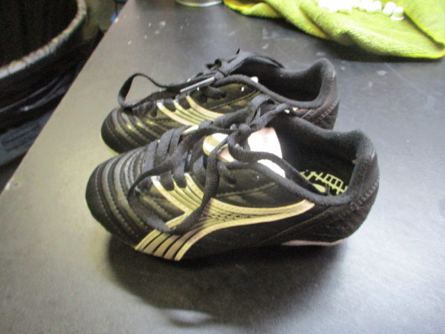 Load image into Gallery viewer, Diadora Veneto Soccer Cleats Youth Size 10
