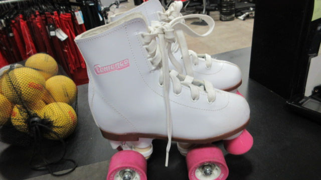 Load image into Gallery viewer, Used Chicago Size 1 Roller Skates
