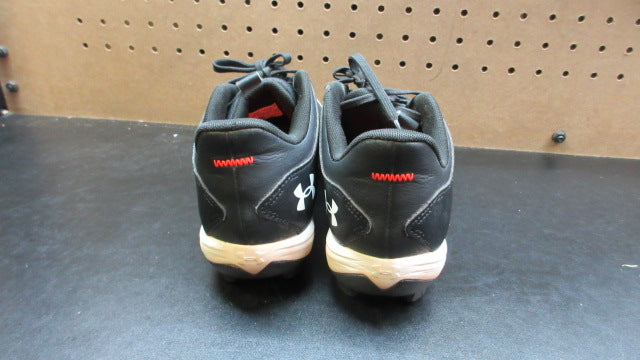 Load image into Gallery viewer, Used Under Armour Leadoff Baseball Cleats - Size Youth 5
